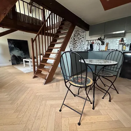 Haring Spot Apartment